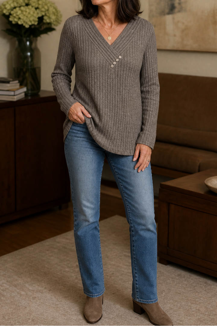 Eleanora ribbed V-neck sweater, back view with friends