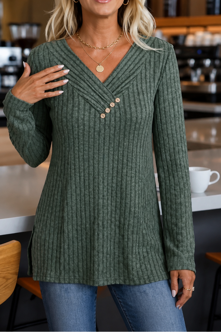 Eleanora ribbed V-neck sweater, back view with friends
