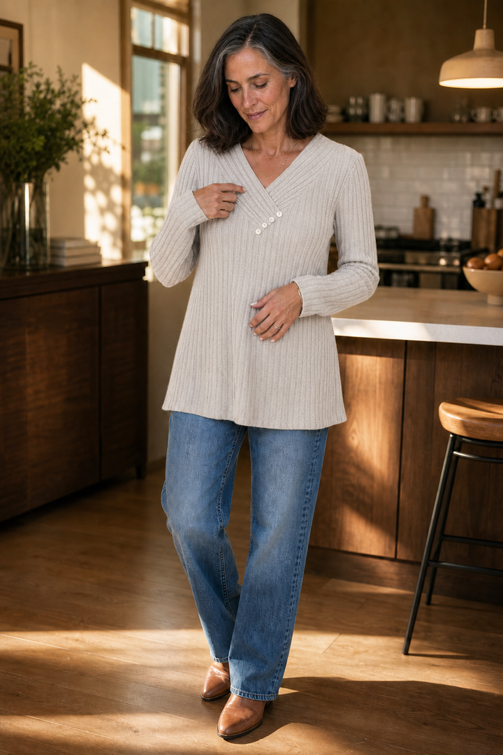 Eleanora ribbed V-neck sweater, back view with friends