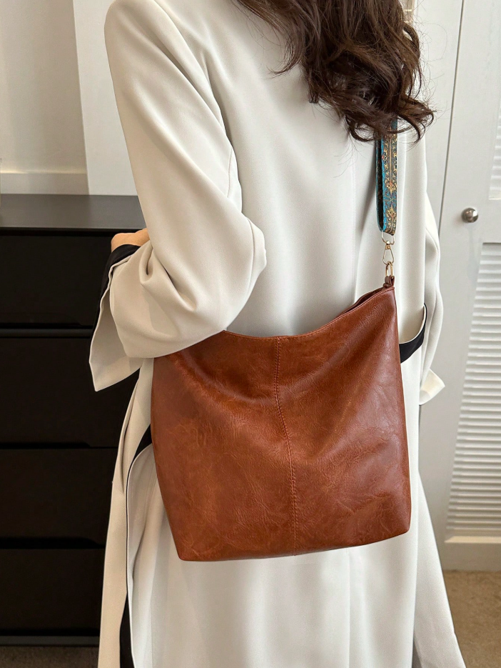 Odalys tote bag with dimensions showing height and width