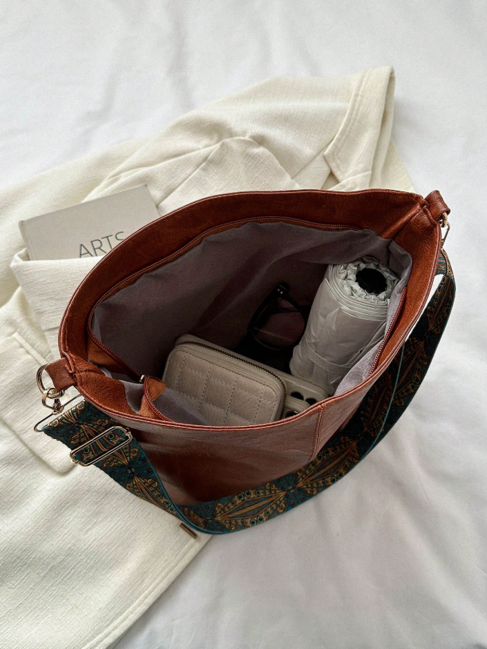 Odalys tote bag with dimensions showing height and width