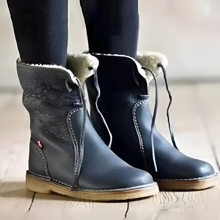 Rosemarie lace-up winter boots close-up detail