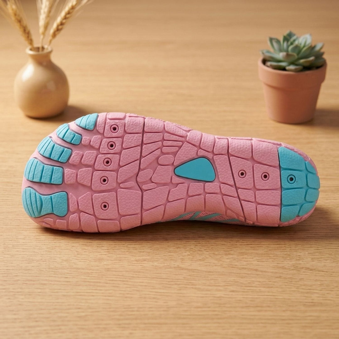 Marisela sneaker outsole detail showing anti-slip tread pattern